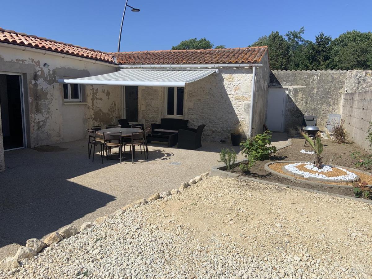 فيلا Maison Charentaise Pleine De Charme Saint-Nazaire-sur-Charente المظهر الخارجي الصورة